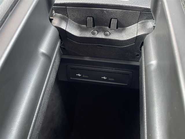 メルセデス・ベンツ ＧＬＢ２００ｄ AMGライン 福岡県 2021(令3)年 3.9万km イリジウムシルバー レーダーセーフティパッケージ/アダプティブクルーズコントロール/ブラインドスポットモニター/レーンキープアシスト/アクティブセーフティブレーキ/ハーフレザーシート/前席シートヒーター/純正ナビ/Applecarplay/androidauto/全方位カメラ/フルセグTV/Bluetooth/ワイヤレス充電/パワーバックドア/LEDヘッドライト/オートハイビーム/前後ドライブレコーダー/純正19インチアルミホイール/ETC2.0/取扱説明書/保証書/スペアキー×1