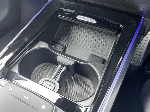 メルセデス・ベンツ ＧＬＢ２００ｄ AMGライン 福岡県 2021(令3)年 3.9万km イリジウムシルバー レーダーセーフティパッケージ/アダプティブクルーズコントロール/ブラインドスポットモニター/レーンキープアシスト/アクティブセーフティブレーキ/ハーフレザーシート/前席シートヒーター/純正ナビ/Applecarplay/androidauto/全方位カメラ/フルセグTV/Bluetooth/ワイヤレス充電/パワーバックドア/LEDヘッドライト/オートハイビーム/前後ドライブレコーダー/純正19インチアルミホイール/ETC2.0/取扱説明書/保証書/スペアキー×1