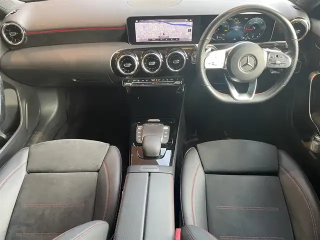 メルセデス・ベンツ Ａ２００ｄ AMGライン 高知県 2020(令2)年 5.5万km コスモスブラック レーダーセーフティパッケージ/　・ブレーキアシスト/　・ブラインドスポットアシスト/　・レーンキーピングアシスト/ナビゲーションパッケージ/純正ナビ/　【AM/FM/フルセグTV/Bluetooth】/バックカメラ/ハーフレザーシート/D/N席パワーシート/シートヒーター/前後純正ドライブレコーダー