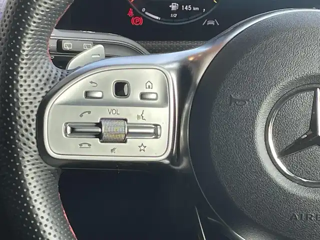 メルセデス・ベンツ Ａ２００ｄ AMGライン 高知県 2020(令2)年 5.5万km コスモスブラック レーダーセーフティパッケージ/　・ブレーキアシスト/　・ブラインドスポットアシスト/　・レーンキーピングアシスト/ナビゲーションパッケージ/純正ナビ/　【AM/FM/フルセグTV/Bluetooth】/バックカメラ/ハーフレザーシート/D/N席パワーシート/シートヒーター/前後純正ドライブレコーダー