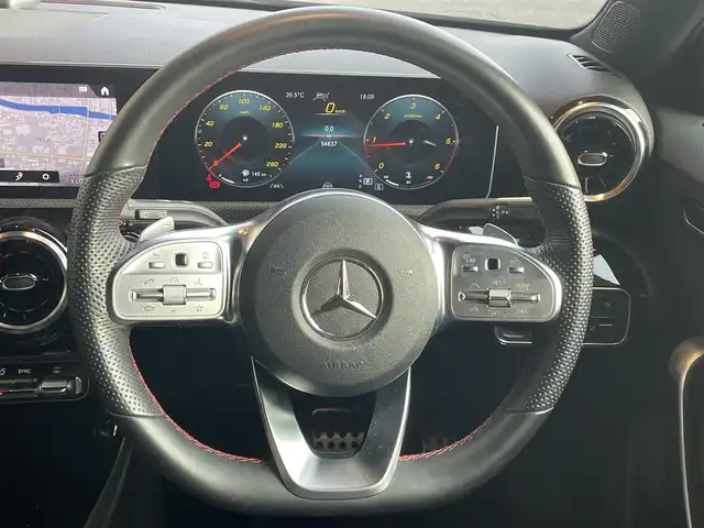 メルセデス・ベンツ Ａ２００ｄ AMGライン 高知県 2020(令2)年 5.5万km コスモスブラック レーダーセーフティパッケージ/　・ブレーキアシスト/　・ブラインドスポットアシスト/　・レーンキーピングアシスト/ナビゲーションパッケージ/純正ナビ/　【AM/FM/フルセグTV/Bluetooth】/バックカメラ/ハーフレザーシート/D/N席パワーシート/シートヒーター/前後純正ドライブレコーダー