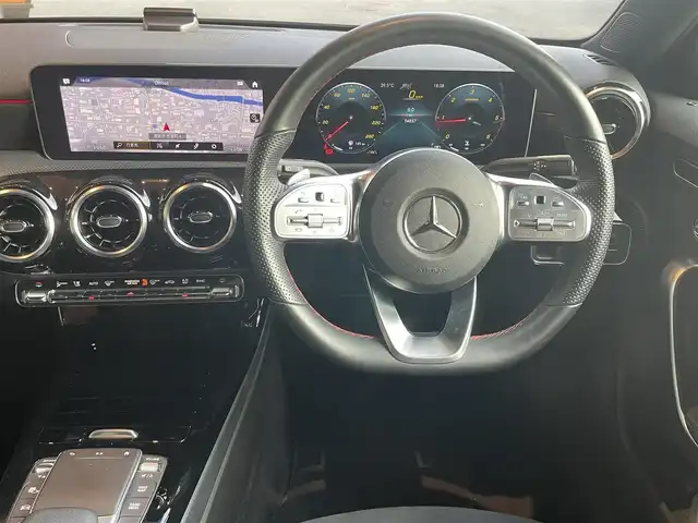 メルセデス・ベンツ Ａ２００ｄ AMGライン 高知県 2020(令2)年 5.5万km コスモスブラック レーダーセーフティパッケージ/　・ブレーキアシスト/　・ブラインドスポットアシスト/　・レーンキーピングアシスト/ナビゲーションパッケージ/純正ナビ/　【AM/FM/フルセグTV/Bluetooth】/バックカメラ/ハーフレザーシート/D/N席パワーシート/シートヒーター/前後純正ドライブレコーダー