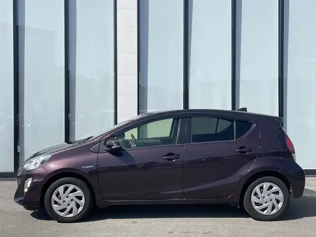 トヨタ アクア G 大阪府 2015(平27)年 5.6万km ワイン 純正ナビ.ETC.BT./バックカメラ/純正フロアマット/前後ドライブレコーダー/15インチ純正アルミホイール/クルーズコントロール/LEDヘッドライト/取説有り/プッシュスタート/スマートキー