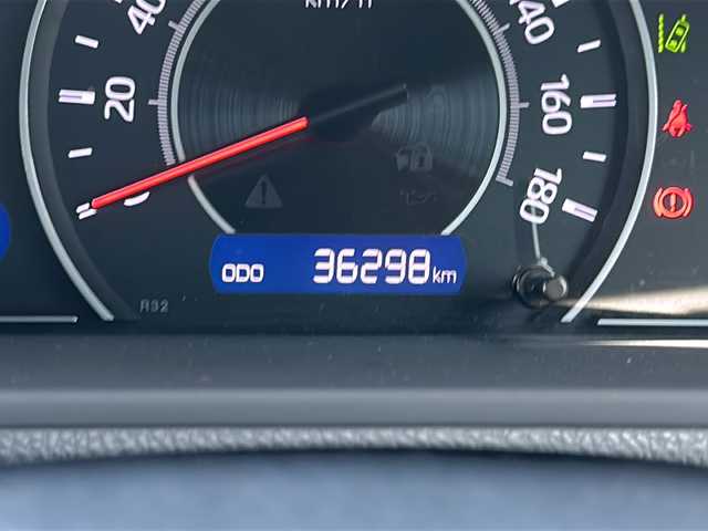 トヨタ ヴォクシー ZS 煌 大阪府 2018(平30)年 3.7万km ホワイトパールクリスタルシャイン アルパイン１１型ナビ／フルセグ／ＤＶＤ／ＣＤ／ＢＴ/バックカメラ/ビルトインＥＴＣ/ドライブレコーダー/アルパイン１２．８型フリップダウン/ＴＥＩＮ車高調/社外１９インチアルミホイール/純正アルミサマータイヤセット積込/トヨタセーフティセンス/レーンキープアシスト/両側パワースライドドア/LEDヘットライト/フォグライト/プッシュエンジンスタート/ウィンカーミラー/リヤルーフスポイラー/フロアマット/ドアバイザー