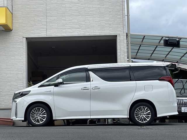 トヨタ アルファードハイブリット SR Cパッケージ 大分県 2021(令3)年 6.8万km ホワイトパールクリスタルシャイン ワンオーナー /サンルーフ/全方位カメラ/JBLサラウンドシステム/両側パワースライドドア /レザーシート/純正ナビ/フルセグTV/Bluetooth/純正17インチアルミホイール/純正フロアマット/純正ビルトインETC/純正LEDヘッドライト/オートライト/オートマチックハイビーム/純正フリップダウンモニター/デジタルインナーミラー/衝突被害軽減ブレーキ/横滑り防止装置/シートヒーター/ベンチレーションシステム/電動リアゲート/クルーズコントロール/スペアキー/スマートキー/4WD/MTモード付きAT