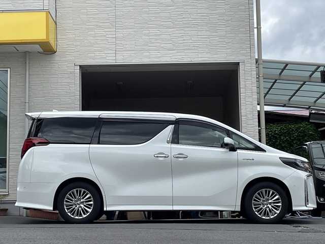 トヨタ アルファードハイブリット SR Cパッケージ 大分県 2021(令3)年 6.8万km ホワイトパールクリスタルシャイン ワンオーナー /サンルーフ/全方位カメラ/JBLサラウンドシステム/両側パワースライドドア /レザーシート/純正ナビ/フルセグTV/Bluetooth/純正17インチアルミホイール/純正フロアマット/純正ビルトインETC/純正LEDヘッドライト/オートライト/オートマチックハイビーム/純正フリップダウンモニター/デジタルインナーミラー/衝突被害軽減ブレーキ/横滑り防止装置/シートヒーター/ベンチレーションシステム/電動リアゲート/クルーズコントロール/スペアキー/スマートキー/4WD/MTモード付きAT