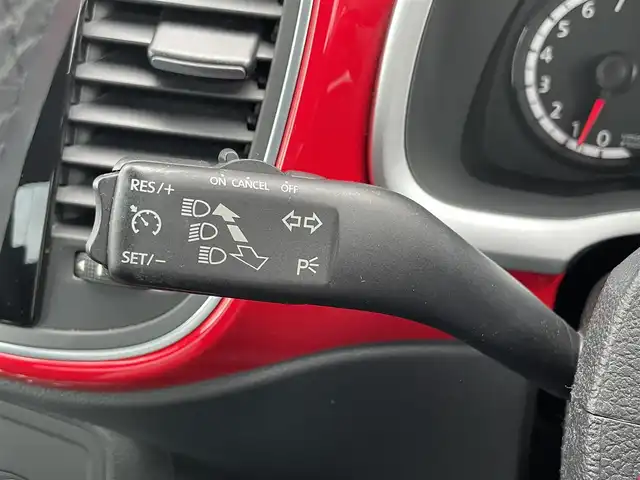 フォルクスワーゲン ザ・ビートル デザイン 石川県 2015(平27)年 4.9万km 赤 純正ナビ/（Bluetooth/TV）/バックカメラ/MTモード付AT/ETC/プッシュスタート/フロアマット/純正アルミホイール/スペアキー×１