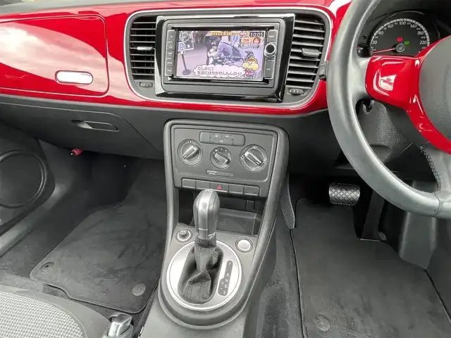 フォルクスワーゲン ザ・ビートル デザイン 石川県 2015(平27)年 4.9万km 赤 純正ナビ/（Bluetooth/TV）/バックカメラ/MTモード付AT/ETC/プッシュスタート/フロアマット/純正アルミホイール/スペアキー×１