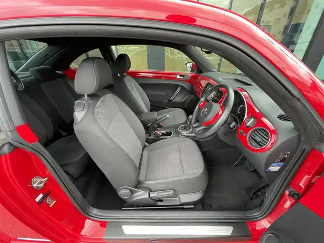 フォルクスワーゲン ザ・ビートル デザイン 石川県 2015(平27)年 4.9万km 赤 純正ナビ/（Bluetooth/TV）/バックカメラ/MTモード付AT/ETC/プッシュスタート/フロアマット/純正アルミホイール/スペアキー×１