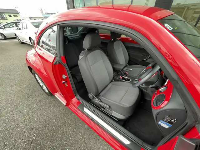 フォルクスワーゲン ザ・ビートル デザイン 石川県 2015(平27)年 4.9万km 赤 純正ナビ/（Bluetooth/TV）/バックカメラ/MTモード付AT/ETC/プッシュスタート/フロアマット/純正アルミホイール/スペアキー×１