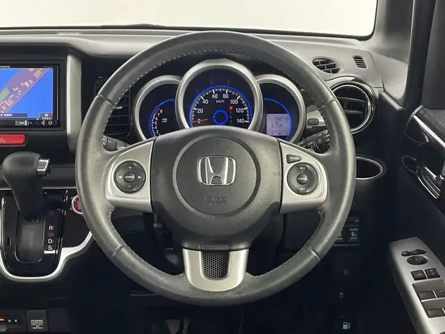 ホンダ Ｎ ＢＯＸ カスタム G ターボ Lパッケージ 鹿児島県 2016(平28)年 4.3万km プレミアムホワイトパールⅡ 社外SDナビ/（AM/FM/CD/DVD/Bluetooth/フルセグ）/バックカメラ/クルーズコントロール/パドルシフト/両側パワースライドドア /スマートキー /ETC/AAC/純正15インチAW/純正ドアバイザー/ドアバイザー/LEDヘッドライト/リアサンシェード