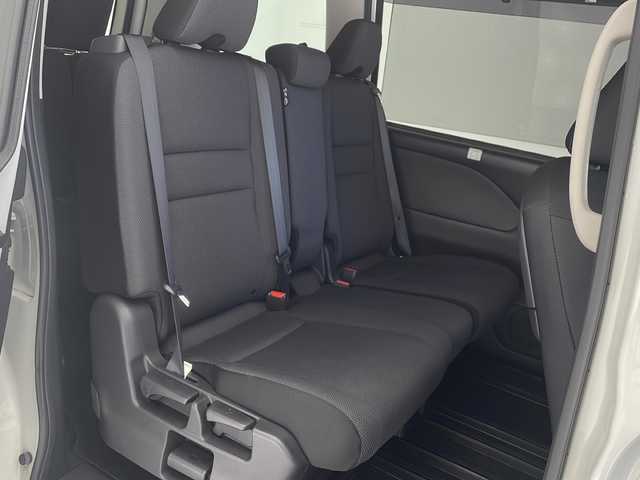 日産 セレナ X Vセレクション 沖縄県 2018(平30)年 7.7万km ブリリアントホワイトパール 純正9インチナビ（MM517D-L）/　CD/DVD/SD/BT/フルセグ/アラウンドビューモニター（MOP)/ビルトインETC/純正ドライブレコーダー/両側パワースライドドア/セーフティパックA(MOP)/インテリジェントパーキングアシスト（MOP)/クリアランスソナー（MOP)/エマージェンシーブレーキ/クルーズコントロール/LEDヘッドライト/オートライト/純正フロアマット/プッシュスタート/スマートキー/スペアキー/保証書