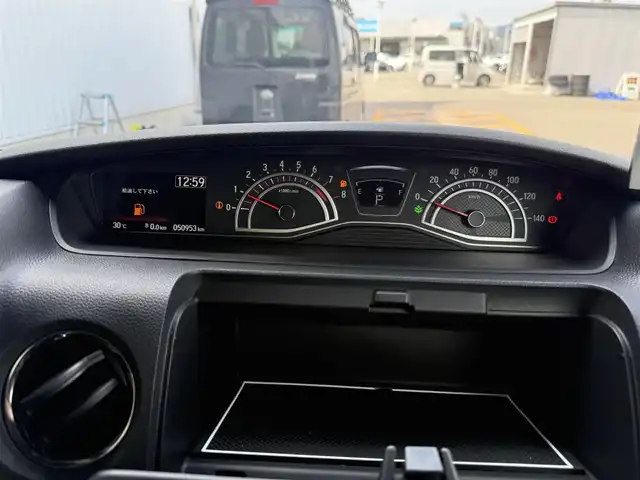 ホンダ Ｎ ＢＯＸ カスタム G L ターボ ホンダセンシング 佐賀県 2018(平30)年 5.1万km プレミアムグラマラスブロンズP 純正8型ナビゲーション/・AM/FM/CD/DVD/BT/フルセグ//・Apple Car Play/Android Auto//・バックカメラ/両側パワースライドドア/純正前方ドライブレコーダー/レーダー探知機/社外アルミペダル/純正フロアマット/LEDヘッドライト/・オートマチックハイビーム/純正15インチアルミホイール/ビルトインETC/ハーフレザーシート/後席サンシェード/パドルシフト/USB入力端子/ホンダセンシング/Honda SENSING/・衝突軽減ブレーキ/・誤発進抑制機能（前方・後方）/・車線維持支援システム（LKAS）/・先行車発進お知らせ機能/・標識認識機能/・オートハイビーム/・VSA（車両安定制御システム）/・エマージェンシーストップシグナル/・ヒルスタートアシスト機能