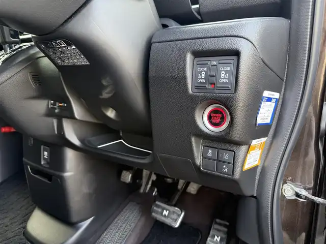 ホンダ Ｎ ＢＯＸ カスタム G L ターボ ホンダセンシング 佐賀県 2018(平30)年 5.1万km プレミアムグラマラスブロンズP 純正8型ナビゲーション/・AM/FM/CD/DVD/BT/フルセグ//・Apple Car Play/Android Auto//・バックカメラ/両側パワースライドドア/純正前方ドライブレコーダー/レーダー探知機/社外アルミペダル/純正フロアマット/LEDヘッドライト/・オートマチックハイビーム/純正15インチアルミホイール/ビルトインETC/ハーフレザーシート/後席サンシェード/パドルシフト/USB入力端子/ホンダセンシング/Honda SENSING/・衝突軽減ブレーキ/・誤発進抑制機能（前方・後方）/・車線維持支援システム（LKAS）/・先行車発進お知らせ機能/・標識認識機能/・オートハイビーム/・VSA（車両安定制御システム）/・エマージェンシーストップシグナル/・ヒルスタートアシスト機能