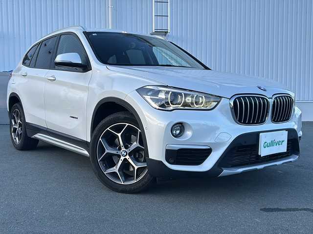 ＢＭＷ Ｘ１ sDrive 18i Xライン 三重県 2018(平30)年 5.6万km ミネラルホワイト 純正ナビ　社外ＴＶ　シートヒーター　社外ドライブレコーダー　衝突軽減ブレーキ　オートライト　ステアリングスイッチ　アイドリングストップ　純正ＥＴＣ　ＭＴモード　純正アルミホイール　盗難防止装置　禁煙車