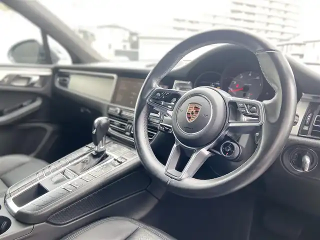 ポルシェ マカン S 栃木県 2019(令1)年 6.1万km ヴァルカノグレーメタリック パノラマサンルーフ/スポーツクロノパッケージ/PASM/全方位カメラ/純正ナビ/パワーシート/シートヒーター/黒革/電動リアゲート/ETC/LED/純正21インチAW/社外レーダー/社外ドラレコ前後