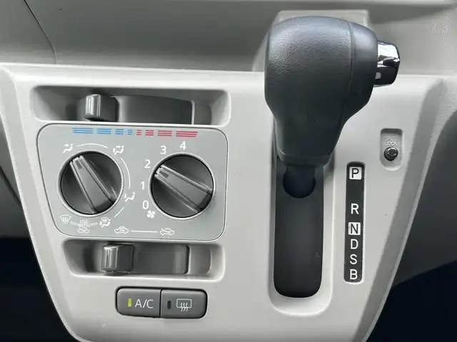 ダイハツ ミラ イース X SAⅢ 鹿児島県 2022(令4)年 3.6万km ブライトシルバーメタリック LEDヘッドライト/アイドリングストップ/オートエアコン/純正オーディオCD/AM/FM/AUX/オートマチックハイビーム/オートライト/衝突被害軽減ブレーキ/クリアランスソナー/パワステ/パワーウィンドウ