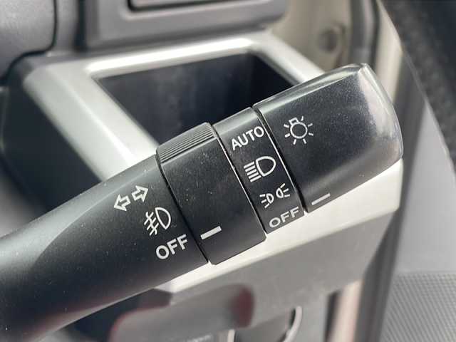 ダイハツ ウェイク G SA 千葉県 2015(平27)年 8.4万km パールホワイトⅢ ８型ナビ　ＮＳＺＮ－６５ＤＢ　バックカメラ　フリップダウンモニター　スマアシ　両側パワースライドドア　フルセグ　ＢＴ　ＤＶＤ　ＵＳＢ端子　ＥＴＣ　スマートキー　ＬＥＤライト　オートライト 15AW