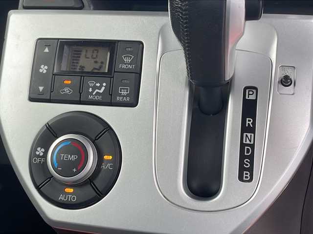 ダイハツ ウェイク G SA 千葉県 2015(平27)年 8.4万km パールホワイトⅢ ８型ナビ　ＮＳＺＮ－６５ＤＢ　バックカメラ　フリップダウンモニター　スマアシ　両側パワースライドドア　フルセグ　ＢＴ　ＤＶＤ　ＵＳＢ端子　ＥＴＣ　スマートキー　ＬＥＤライト　オートライト 15AW