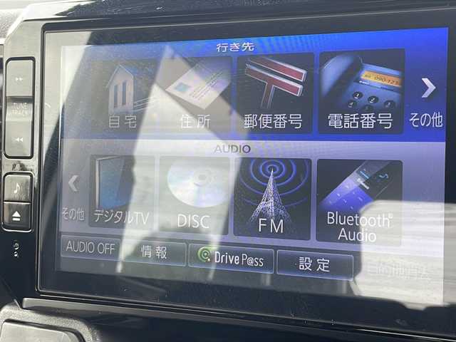 ダイハツ ウェイク G SA 千葉県 2015(平27)年 8.4万km パールホワイトⅢ ８型ナビ　ＮＳＺＮ－６５ＤＢ　バックカメラ　フリップダウンモニター　スマアシ　両側パワースライドドア　フルセグ　ＢＴ　ＤＶＤ　ＵＳＢ端子　ＥＴＣ　スマートキー　ＬＥＤライト　オートライト 15AW