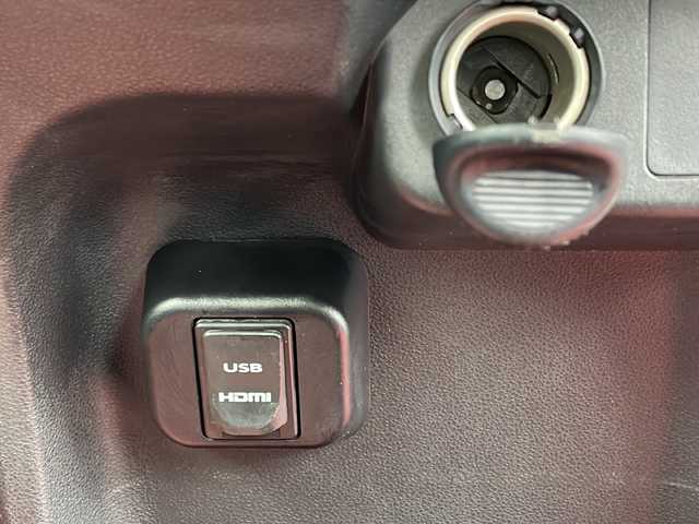 ダイハツ ウェイク G SA 千葉県 2015(平27)年 8.4万km パールホワイトⅢ ８型ナビ　ＮＳＺＮ－６５ＤＢ　バックカメラ　フリップダウンモニター　スマアシ　両側パワースライドドア　フルセグ　ＢＴ　ＤＶＤ　ＵＳＢ端子　ＥＴＣ　スマートキー　ＬＥＤライト　オートライト 15AW
