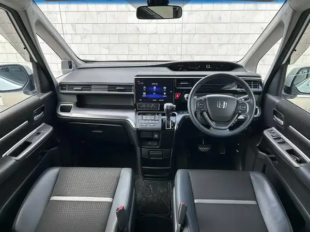 ホンダ ステップワゴン スパーダ クルスピセンシング 福岡県 2020(令2)年 4.8万km プラチナホワイトパール 純正10型SDナビ(フルセグTV/CD/DVD/BT)バックモニタホンダセンシング後席モニタ両側電動パワスラレーダークルコンETCシートヒーターUSBHDMI純正フロアマット純正LED純正アルミホイールプッシュスタートスマートキースペアキー