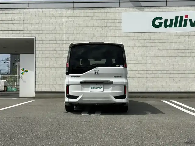 ホンダ ステップワゴン スパーダ クルスピセンシング 福岡県 2020(令2)年 4.8万km プラチナホワイトパール 純正10型SDナビ(フルセグTV/CD/DVD/BT)バックモニタホンダセンシング後席モニタ両側電動パワスラレーダークルコンETCシートヒーターUSBHDMI純正フロアマット純正LED純正アルミホイールプッシュスタートスマートキースペアキー