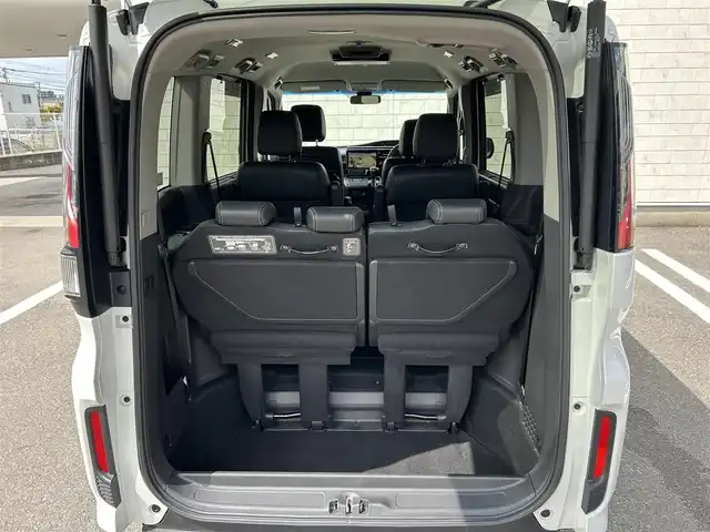 ホンダ ステップワゴン スパーダ クルスピセンシング 福岡県 2020(令2)年 4.8万km プラチナホワイトパール 純正10型SDナビ(フルセグTV/CD/DVD/BT)バックモニタホンダセンシング後席モニタ両側電動パワスラレーダークルコンETCシートヒーターUSBHDMI純正フロアマット純正LED純正アルミホイールプッシュスタートスマートキースペアキー