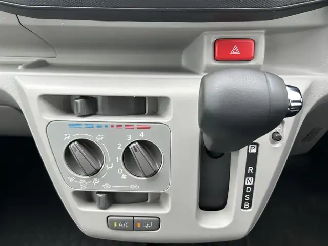 ダイハツ ミラ イース X SAⅢ 鹿児島県 2022(令4)年 3.2万km ブライトシルバーメタリック LEDオートライト/オートハイビーム/スマートアシスト/衝突被害軽減システム/クリアランスソナー/盗難防止装置/純正フロアマット/アイドリングストップ/社外ETC/純正オーディオCD/AM/FM