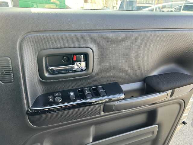 スズキ スペーシア カスタム HYBRID XS 茨城県 2020(令2)年 6.6万km スチールシルバーM 社外ナビゲーション/CD/DVD/Bluetooth/フルセグTV/バックカメラ/横滑り防止装置/コーナーセンサー/レーンキープアシスト/衝突被害軽減システム/プッシュスタート/スマートキー/ETC/両側パワースライドドア/純正15インチAW/オートライト/LEDヘッドライト