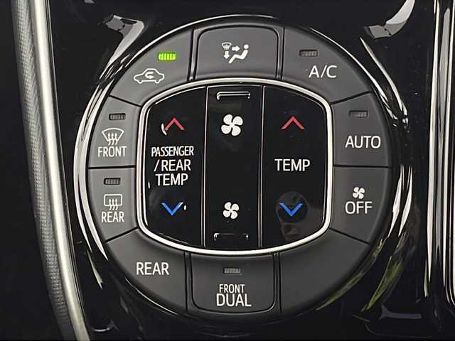 トヨタ ヴォクシー ZS 煌 宮城県 2018(平30)年 2.2万km ブラック ALPINEフリップダウンモニター/Toyota Safety Sense /・プリクラッシュセーフティ	/・レーンディパーチャーアラート	/・オートマチックハイビーム	/クルーズコントロール/ALPINE9型ナビ/・CD.DVD.BT.USB.SD/フルセグTV/バックカメラ/ドライブレコーダー（F）/ビルトインETC/LEDヘッドライト/LEDフォグランプ/革巻ステアリング/ステアリングスイッチ/アイドリングストップ/横滑り防止装置/プッシュスタート/スマートキー/純正16inAW/純正フロアマット/ロールサンシェード/シートバックテーブル/ドアバイザー