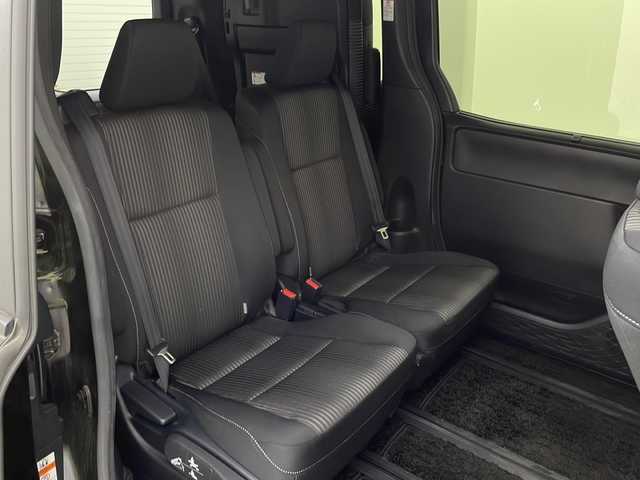 トヨタ ヴォクシー ZS 煌 宮城県 2018(平30)年 2.2万km ブラック ALPINEフリップダウンモニター/Toyota Safety Sense /・プリクラッシュセーフティ	/・レーンディパーチャーアラート	/・オートマチックハイビーム	/クルーズコントロール/ALPINE9型ナビ/・CD.DVD.BT.USB.SD/フルセグTV/バックカメラ/ドライブレコーダー（F）/ビルトインETC/LEDヘッドライト/LEDフォグランプ/革巻ステアリング/ステアリングスイッチ/アイドリングストップ/横滑り防止装置/プッシュスタート/スマートキー/純正16inAW/純正フロアマット/ロールサンシェード/シートバックテーブル/ドアバイザー