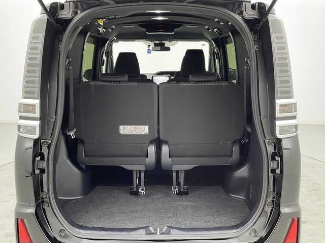 トヨタ ヴォクシー ZS 煌 宮城県 2018(平30)年 2.2万km ブラック ALPINEフリップダウンモニター/Toyota Safety Sense /・プリクラッシュセーフティ	/・レーンディパーチャーアラート	/・オートマチックハイビーム	/クルーズコントロール/ALPINE9型ナビ/・CD.DVD.BT.USB.SD/フルセグTV/バックカメラ/ドライブレコーダー（F）/ビルトインETC/LEDヘッドライト/LEDフォグランプ/革巻ステアリング/ステアリングスイッチ/アイドリングストップ/横滑り防止装置/プッシュスタート/スマートキー/純正16inAW/純正フロアマット/ロールサンシェード/シートバックテーブル/ドアバイザー