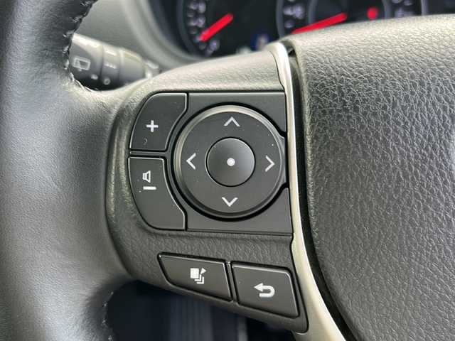 トヨタ ヴォクシー ZS 煌 石川県 2018(平30)年 2.2万km ブラック ALPINE9インチナビ/Bluetooth/フルセグ/CD/DVD/バックカメラ/ALPINEフリップダウンモニター/ETC/両側パワースライドドア/前方ドライブレコーダー/クルーズコントロール/ダブルエアコン/プッシュスタート/LEDヘッドライト/フォグランプ/オートライト/オートマチックハイビーム/アイドリングストップ/レーンキープアシスト/横滑り防止装置/衝突被害軽減システム/革巻きステアリング