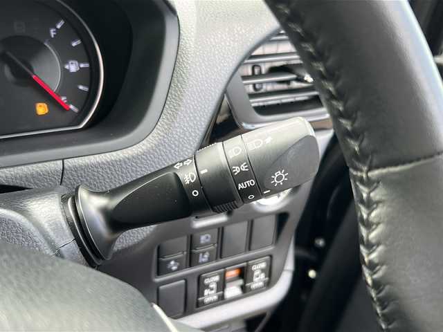 トヨタ ヴォクシー ZS 煌 石川県 2018(平30)年 2.2万km ブラック ALPINE9インチナビ/Bluetooth/フルセグ/CD/DVD/バックカメラ/ALPINEフリップダウンモニター/ETC/両側パワースライドドア/前方ドライブレコーダー/クルーズコントロール/ダブルエアコン/プッシュスタート/LEDヘッドライト/フォグランプ/オートライト/オートマチックハイビーム/アイドリングストップ/レーンキープアシスト/横滑り防止装置/衝突被害軽減システム/革巻きステアリング