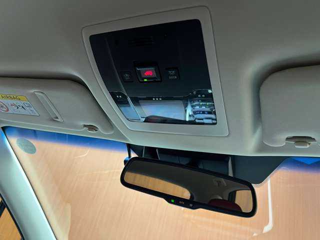 レクサス ＮＸ 300h バージョンL 千葉県 2018(平30)年 5.5万km ソニッククォーツ 三眼ＬＥＤ　/ＬＳＳ　　/純正ナビ　/バックカメラ　/ＢＳＭ　/赤革　/シートヒーター　/ベンチレーション　/メモリーパワーシート　/レーダークルーズコントロール　/電動リアゲート　/電動格納シート　/オートハイビーム