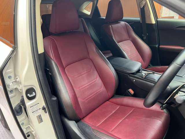 レクサス ＮＸ 300h バージョンL 千葉県 2018(平30)年 5.5万km ソニッククォーツ 三眼ＬＥＤ　/ＬＳＳ　　/純正ナビ　/バックカメラ　/ＢＳＭ　/赤革　/シートヒーター　/ベンチレーション　/メモリーパワーシート　/レーダークルーズコントロール　/電動リアゲート　/電動格納シート　/オートハイビーム
