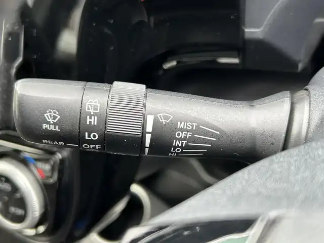 トヨタ アクア クロスオーバー 島根県 2018(平30)年 6.8万km ホワイトパールクリスタルシャイン トヨタセーフティセンス/純正9インチナビ/CD/DVD/DTV/Bluetooth/バックカメラ/LEDオートライト/オートマチックハイビーム /LDA/コーナーセンサー /ドライブレコーダー/ビルトインETC/社外AW付きスタッドレス積込/スマートキー/プッシュスタート /純正フロアマット/ドアバイザー/ハーフレザー調シート/ステアリングスイッチ