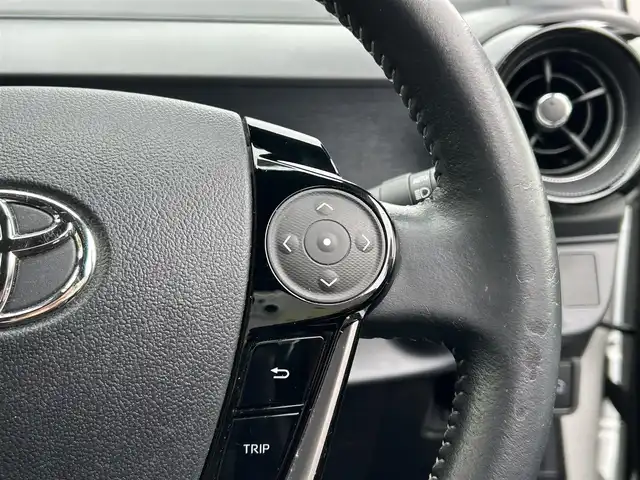 トヨタ アクア クロスオーバー 島根県 2018(平30)年 6.8万km ホワイトパールクリスタルシャイン トヨタセーフティセンス/純正9インチナビ/CD/DVD/DTV/Bluetooth/バックカメラ/LEDオートライト/オートマチックハイビーム /LDA/コーナーセンサー /ドライブレコーダー/ビルトインETC/社外AW付きスタッドレス積込/スマートキー/プッシュスタート /純正フロアマット/ドアバイザー/ハーフレザー調シート/ステアリングスイッチ