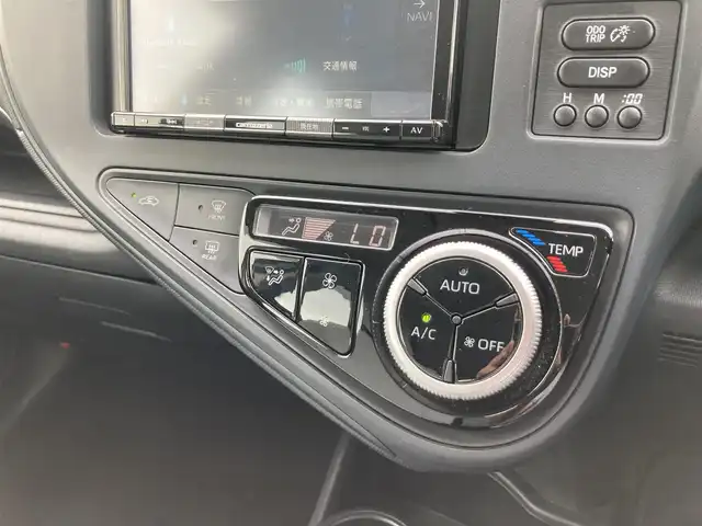 トヨタ アクア L 鳥取県 2020(令2)年 5.8万km スーパーホワイトⅡ 社外ナビ/BT/USB/トヨタセーフティセンス/レーンキープアシスト/ETC/ドライブレコーダー/オートハイビーム/リモコンキー/純正フロアマット/ドアバイザー