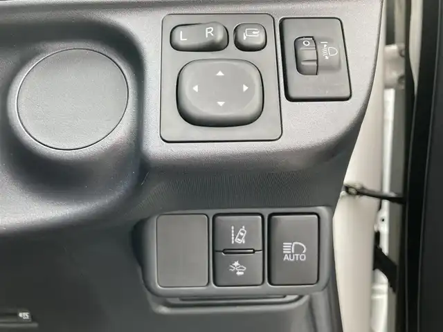 トヨタ アクア L 鳥取県 2020(令2)年 5.8万km スーパーホワイトⅡ 社外ナビ/BT/USB/トヨタセーフティセンス/レーンキープアシスト/ETC/ドライブレコーダー/オートハイビーム/リモコンキー/純正フロアマット/ドアバイザー