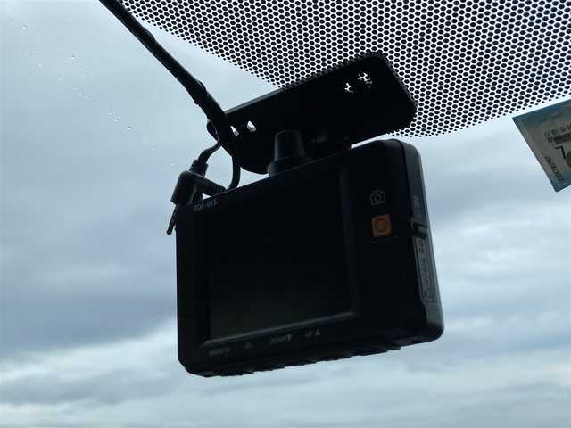 トヨタ アクア L 鳥取県 2020(令2)年 5.8万km スーパーホワイトⅡ 社外ナビ/BT/USB/トヨタセーフティセンス/レーンキープアシスト/ETC/ドライブレコーダー/オートハイビーム/リモコンキー/純正フロアマット/ドアバイザー
