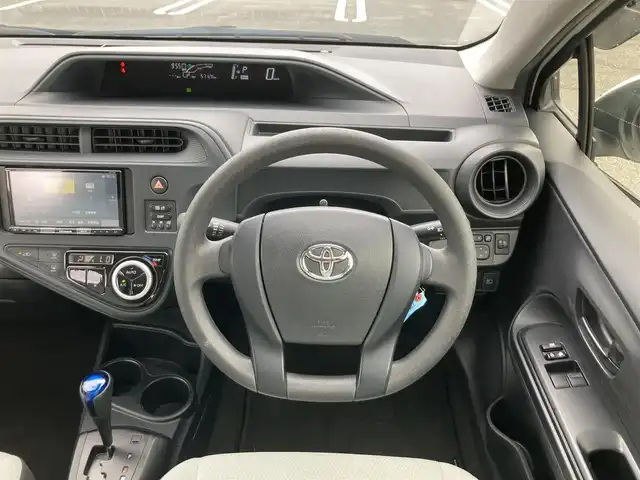 トヨタ アクア L 鳥取県 2020(令2)年 5.8万km スーパーホワイトⅡ 社外ナビ/BT/USB/トヨタセーフティセンス/レーンキープアシスト/ETC/ドライブレコーダー/オートハイビーム/リモコンキー/純正フロアマット/ドアバイザー