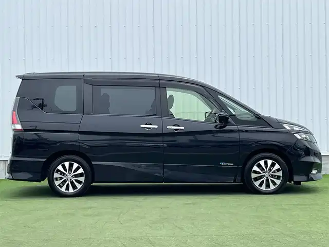 日産 セレナ ハイウェイスター Vセレクション 香川県 2018(平30)年 3.8万km ダイヤモンドブラック 登録時走行距離：37986km/ディーラー純正SDナビ/　MSV フルセグTV/純正フリップダウンモニター/両側パワースライドドア/エマージェンシーブレーキ/レーンキープアシスト/レーダークルーズコントロール/クリアランスソナー/アイドリングストップ/横滑り防止装置/オートホールド機能付き電子パーキングブレーキ/ロールサンシェード/ISOFIX/ETC/純正ドライブレコーダー/デジタルインナーミラー/プッシュスタート/スマートキー