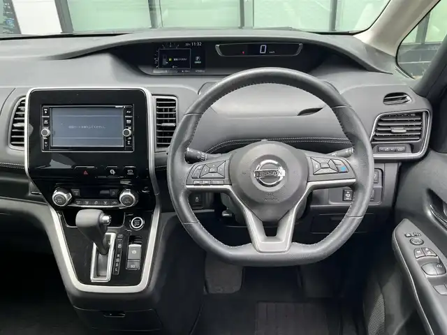 日産 セレナ ハイウェイスター Vセレクション 香川県 2018(平30)年 3.8万km ダイヤモンドブラック 登録時走行距離：37986km/ディーラー純正SDナビ/　MSV フルセグTV/純正フリップダウンモニター/両側パワースライドドア/エマージェンシーブレーキ/レーンキープアシスト/レーダークルーズコントロール/クリアランスソナー/アイドリングストップ/横滑り防止装置/オートホールド機能付き電子パーキングブレーキ/ロールサンシェード/ISOFIX/ETC/純正ドライブレコーダー/デジタルインナーミラー/プッシュスタート/スマートキー