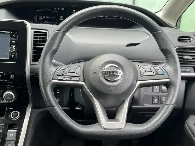 日産 セレナ ハイウェイスター Vセレクション 香川県 2018(平30)年 3.8万km ダイヤモンドブラック 登録時走行距離：37986km/ディーラー純正SDナビ/　MSV フルセグTV/純正フリップダウンモニター/両側パワースライドドア/エマージェンシーブレーキ/レーンキープアシスト/レーダークルーズコントロール/クリアランスソナー/アイドリングストップ/横滑り防止装置/オートホールド機能付き電子パーキングブレーキ/ロールサンシェード/ISOFIX/ETC/純正ドライブレコーダー/デジタルインナーミラー/プッシュスタート/スマートキー