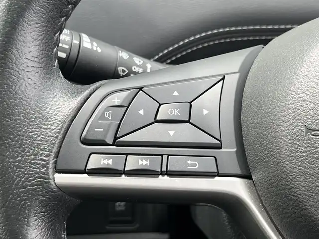 日産 セレナ ハイウェイスター Vセレクション 香川県 2018(平30)年 3.8万km ダイヤモンドブラック 登録時走行距離：37986km/ディーラー純正SDナビ/　MSV フルセグTV/純正フリップダウンモニター/両側パワースライドドア/エマージェンシーブレーキ/レーンキープアシスト/レーダークルーズコントロール/クリアランスソナー/アイドリングストップ/横滑り防止装置/オートホールド機能付き電子パーキングブレーキ/ロールサンシェード/ISOFIX/ETC/純正ドライブレコーダー/デジタルインナーミラー/プッシュスタート/スマートキー