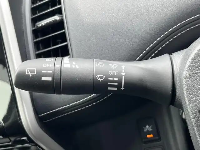日産 セレナ ハイウェイスター Vセレクション 香川県 2018(平30)年 3.8万km ダイヤモンドブラック 登録時走行距離：37986km/ディーラー純正SDナビ/　MSV フルセグTV/純正フリップダウンモニター/両側パワースライドドア/エマージェンシーブレーキ/レーンキープアシスト/レーダークルーズコントロール/クリアランスソナー/アイドリングストップ/横滑り防止装置/オートホールド機能付き電子パーキングブレーキ/ロールサンシェード/ISOFIX/ETC/純正ドライブレコーダー/デジタルインナーミラー/プッシュスタート/スマートキー