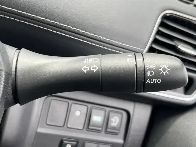 日産 セレナ ハイウェイスター Vセレクション 香川県 2018(平30)年 3.8万km ダイヤモンドブラック 登録時走行距離：37986km/ディーラー純正SDナビ/　MSV フルセグTV/純正フリップダウンモニター/両側パワースライドドア/エマージェンシーブレーキ/レーンキープアシスト/レーダークルーズコントロール/クリアランスソナー/アイドリングストップ/横滑り防止装置/オートホールド機能付き電子パーキングブレーキ/ロールサンシェード/ISOFIX/ETC/純正ドライブレコーダー/デジタルインナーミラー/プッシュスタート/スマートキー