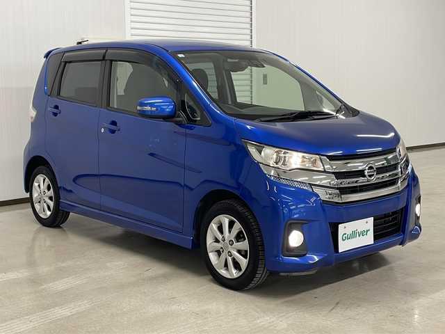 日産 デイズ ハイウェイスターX 熊本県 2017(平29)年 4.3万km オーシャンブルーP 純正ＳＤナビ（ＣＤ/ＤＶＤ/ＢＴ/ラジオ/フルセグ）/全方位カメラ/ＥＴＣ/衝突軽減システム/横滑り防止装置/オートライト/オートハイビーム/プッシュスタート/スマートキー/純正フロアマット/純正14インチＡＷ/ドアバイザー